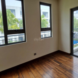 Cho thuê biệt thự The Manor Nguyễn Xiển 200m2, có thang máy, hồ bơi