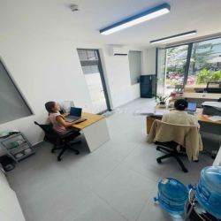 VĂN PHÒNG MỚI TẦNG TRỆT RIÊNG TƯ CÓ MÁY LẠNH TRỤC CHÍNH LAKEVIEW CITY