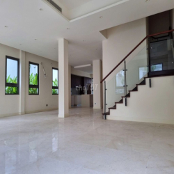 Cho thuê biệt thự The Manor Nguyễn Xiển 200m2, có thang máy, hồ bơi