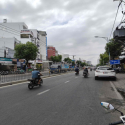 4 x 20 mặt tiền đường kinh doanh lê văn quới