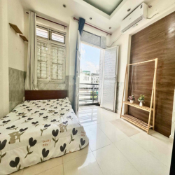Căn ban công thoáng mát, nội thất đầy đủ, gần công viên