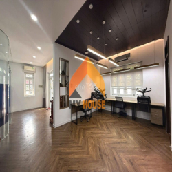 Villa Trần Não 310m2 sân vườn lớn, yên tĩnh giá 65tr