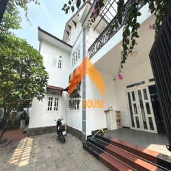 Villa Trần Não 310m2 sân vườn lớn, yên tĩnh giá 65tr