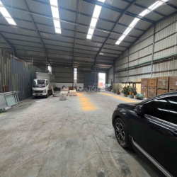 Cho thuê xưởng  700m2 đường xe container Tại Dĩ An