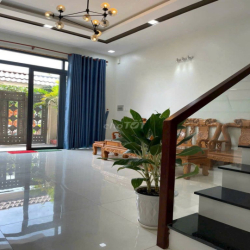 chính chủ cho thuê Nhà phố 240m2 4PN,3WC giá chỉ 13Tr . Full nội thất