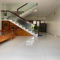 chính chủ cho thuê Nhà phố 240m2 4PN,3WC giá chỉ 13Tr . Full nội thất