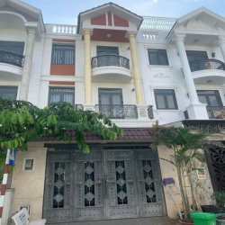 chính chủ cho thuê Nhà phố 240m2 4PN,3WC giá chỉ 13Tr . Full nội thất