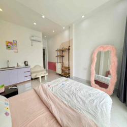 TRỐNG CĂN STUDIO BAN CÔNG RỘNG 40M2 SAU VẠN HẠNH MALL TRUNG TÂM Q10