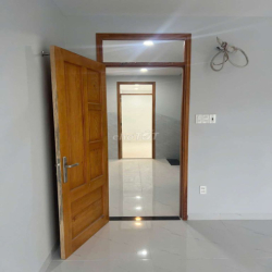 Nhà 1 trệt 2 lầu sân thượng đường số 12 KDC vĩnh lộc
