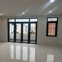 Nhà 1 trệt 2 lầu sân thượng đường số 12 KDC vĩnh lộc