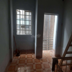 Nhà riêng 1 trệt 1 lầu,1 gác lửng ,điện nuoc riêng,sạch sẽ  an ninh