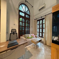 Villa Vintage siêu hiếm ở Thảo Điền, mảng xanh bao quanh