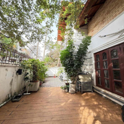 Villa Vintage siêu hiếm ở Thảo Điền, mảng xanh bao quanh