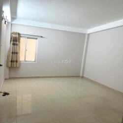 nguyên căn hẻm 3,5m đường Bành văn Trân(4x10m 1 lầu 2pn 2ưc)