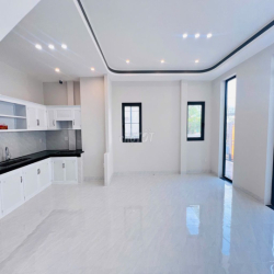 Cho thuê nhà 2 tầng, 3PN, mới 100%, có nội thất tại Oasis, Mỹ Phước