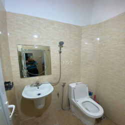 Cho thuê nhà tập thể Thái Hà nguyên căn Thái Hà 3 ngủ, 9 triệu/tháng