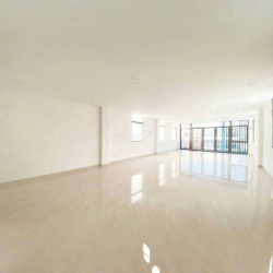 TOÀ NHÀ ỐP KÍNH – 42D Hoa Đào - Phú Nhuận - DTSD 450m2 sàn