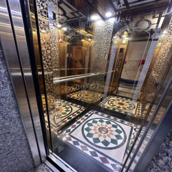 Tòa nhà mặt tiền gần 600m2, thang máy