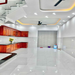Cho Thuê Nhà Đẹp Mới Xây Gần Tên Lửa