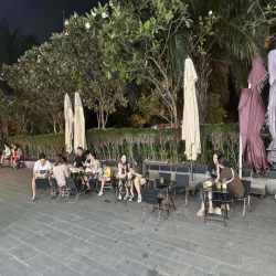 CHO THUÊ CHỖ ĐỨNG BÁN TRƯỚC QUÁN TRONG CHUNG CƯ