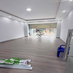 Cho Thuê Nhà 4 Tầng _ Mặt Tiền Ngô Quyền _ Quận 10, Kinh doanh ngay