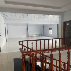 Cho thuê xưởng 8,20 x 39m Mặt tiền Nguyễn Thị Thảnh  - Giáp Quận 12