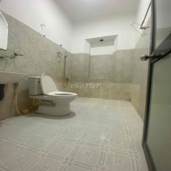 Cho Thuê Nhà 4 Tầng _ Mặt Tiền Ngô Quyền _ Quận 10, Kinh doanh ngay