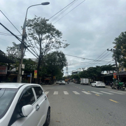 Cho thuê nhà 3 tầng đường 10.5m ngay đối diện ký túc xá Đại Học Bk