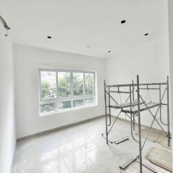 🐳★ Mặt tiền Trần Thị Thỉ ( 5x20m 1 trệt 4 lầu)
