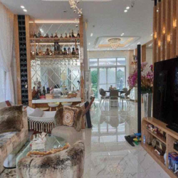 CHO THUÊ BIỆT THỰ VIP 5 Phòng Ngủ- Full Nội Thất- 140 triệu