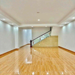 Nhà rộng 3 lầu 6pn full máy lạnh (wc trong) KdC 586