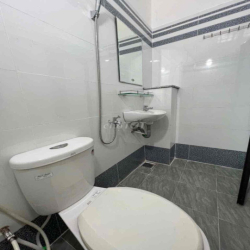 Cho Thuê Phòng Ban Công Sẵn Máy Lạnh Gần Luỹ Bán Bích - ĐH Văn Hiến