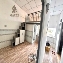 phòng mới , cửa sổ to, hành lang thoáng hai đầu, sân phơi  đồ riêng.