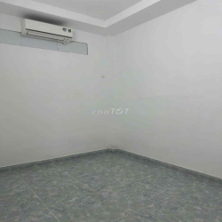 nhà 3 lầu hẻm 740 quốc lộ 13 4pn 100m2 nhà mới gần chợ Đầu Mối