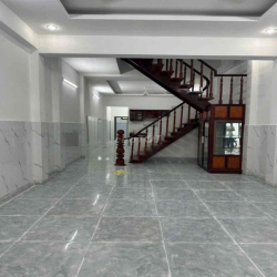 nhà 3 lầu hẻm 740 quốc lộ 13 4pn 100m2 nhà mới gần chợ Đầu Mối