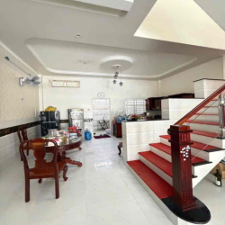 Nhà lầu full nội thất KdC Nam Long 2