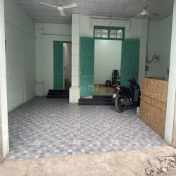 Cho thuê nhà ô tô đỗ cửa ở ngõ 1120 Nguyễn Khoái, Vĩnh Hưng. 11tr