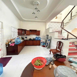 Nhà lầu full nội thất KdC Nam Long 2