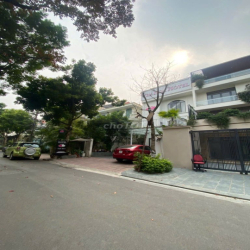 Cho thuê nguyên căn biệt thự Vườn Đào, Tây Hồ