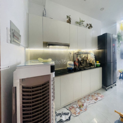 Chính chủ cho thuê căn 62 m2, 2 PN, 2WC, cạnh cầu Nguyễn Tri Phương