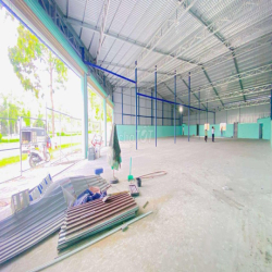 Cho thuê Kho 800 m2 mặt tiền Võ Văn Kiệt tiện chứa hàng