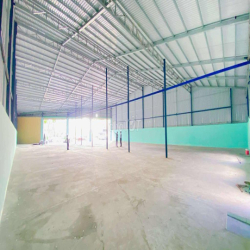 Cho thuê Kho 800 m2 mặt tiền Võ Văn Kiệt tiện chứa hàng