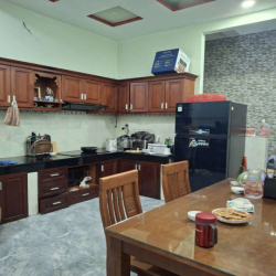Cho thuê nhà quận Bình Tân hẻm xe hơi 6m, nhà mới, gần trường, chợ, bv
