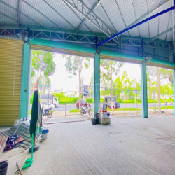 Cho thuê Kho 800 m2 mặt tiền Võ Văn Kiệt tiện chứa hàng
