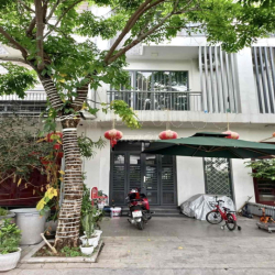 Cho thuê nhà liền kề 4 tầng mới tinh ô tô đỗ cửa