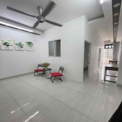 Căn 2PN Ban Công 60m2 P13 BT