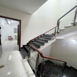 Căn 2PN Ban Công 60m2 P13 BT