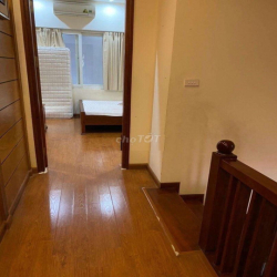 Nhà ngõ 216 Trung Kính, Diện tích 60m2 x 5 tầng, đường 8m để ô tô