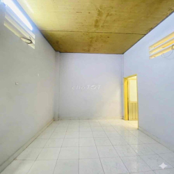 Cho thuê phòng lầu 2 - Lê Văn Sỹ, Q3 - Hẻm xe tải