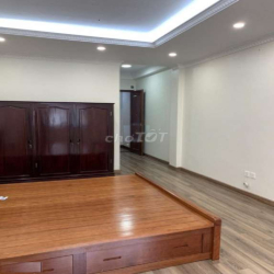 Nhà ngõ 216 Trung Kính, Diện tích 60m2 x 5 tầng, đường 8m để ô tô